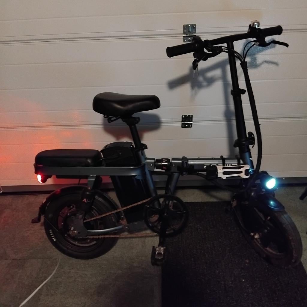 Opvouwbare ebike Engwe t14 met gashendel, Fietsen en Brommers, Elektrische fietsen, Ophalen of Verzenden, Gebruikt, Overige merken