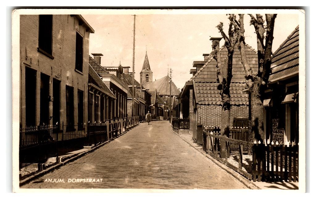 Anjum, (bij Lauwersoog) Dorpstraat, Verzamelen, Verzenden, 1920 tot 1940, Gelopen, Friesland