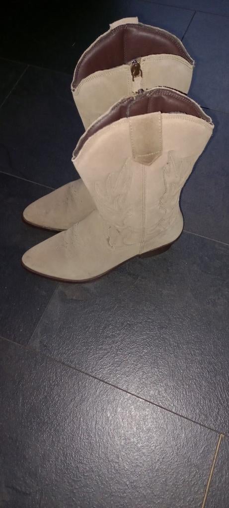 Zgan westerlaarsjes, Beige, Lage of Enkellaarzen, Ophalen of Verzenden, Zo goed als nieuw