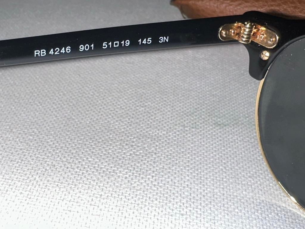 Ray-Ban Chris RB4246 - Stijlvolle Zonnebril, Sieraden, Tassen en Uiterlijk, Zonnebrillen en Brillen | Dames, Zonnebril, Zwart