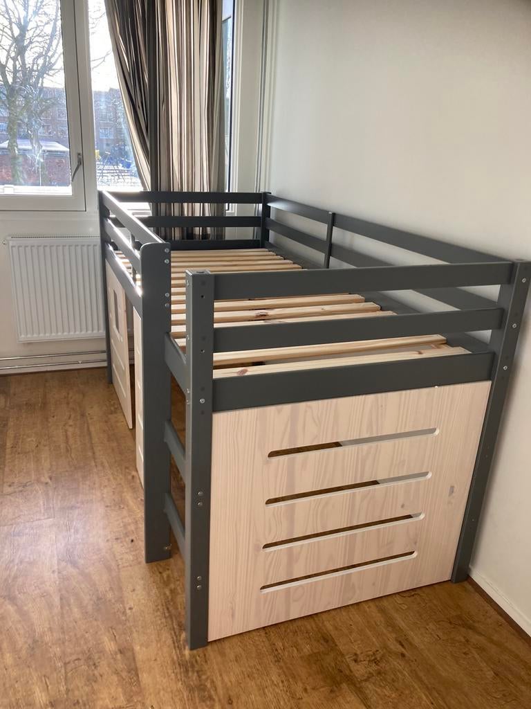 Halfhoogslaper Leen Bakker- Ties, Kinderen en Baby's, Kinderkamer | Stapelbedden en Hoogslapers, Gebruikt, Halfhoogslaper, Ophalen