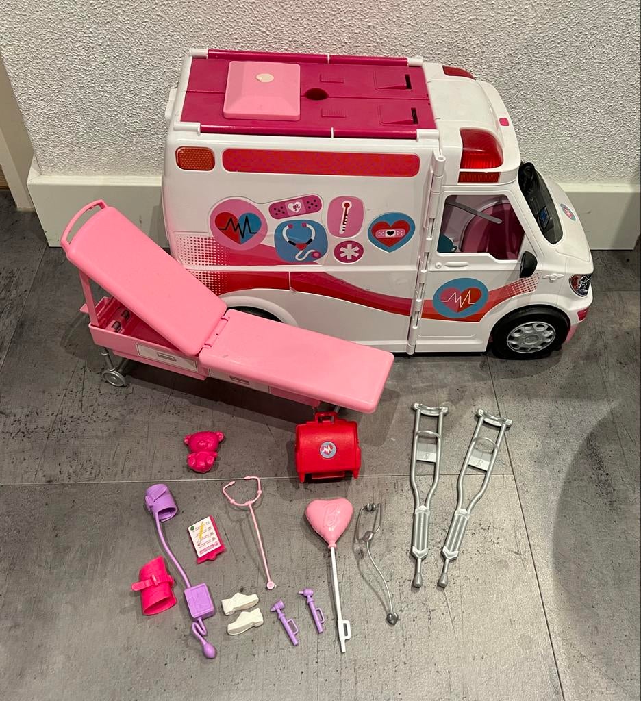 Barbie Ambulance, Kinderen en Baby's, Speelgoed | Poppen, Ophalen, Zo goed als nieuw