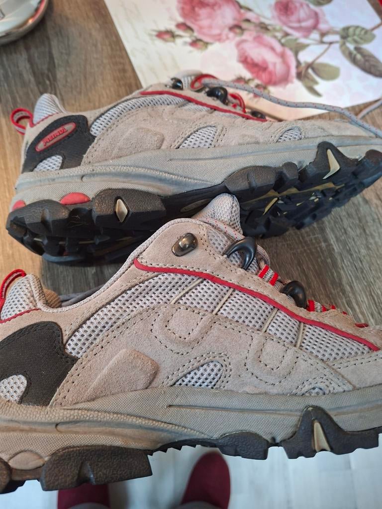 Dames wandelschoenen merk Meindl maat 38,goede zolen,25,00, Sport en Fitness, Bergsport en Wandelen, Ophalen, Gebruikt, Schoenen