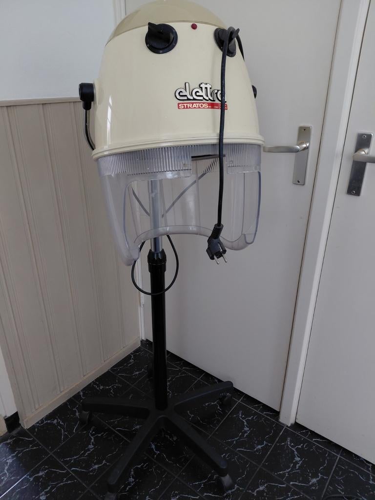 Professionele kappers droogkap, Ophalen