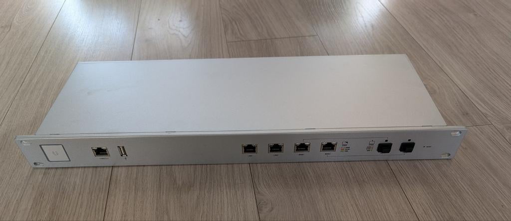 Unifi USG Pro 4, Computers en Software, Netwerk switches, Ophalen
