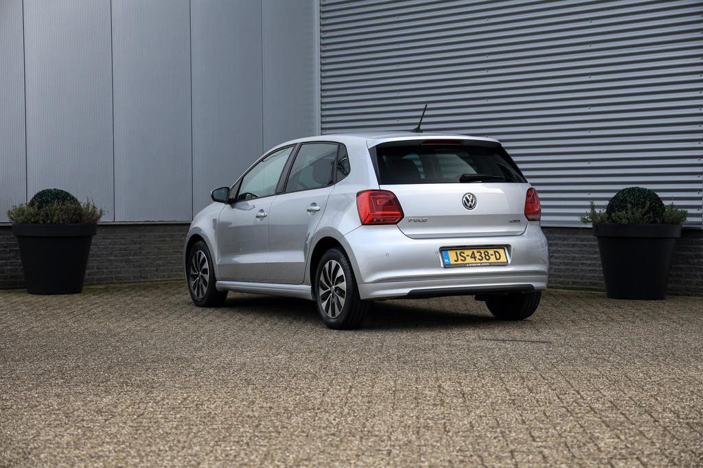 Volkswagen Polo Tsi 95pk Connected Series 5drs NAP|Navi|PDC, Voorwielaandrijving, Stof, Navigatiesysteem, Origineel Nederlands