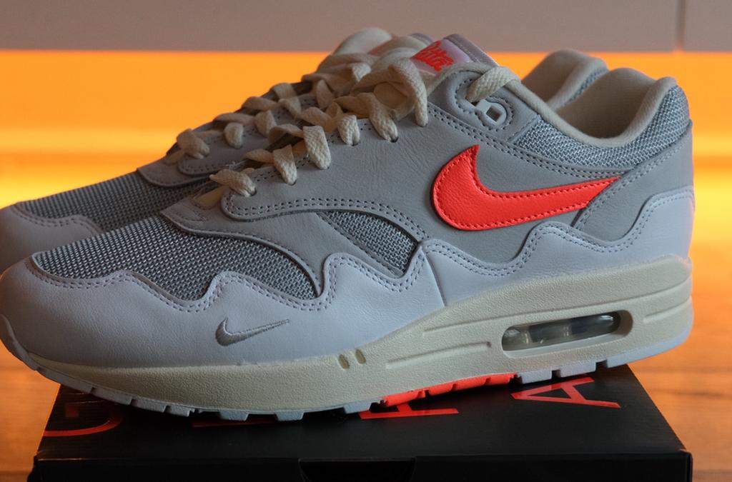 Nike AirMax1 x Patta 43(9.5)White/HyperCrimson-PurePlatinum, Wit, Nieuw, Ophalen of Verzenden, Sneakers of Gympen