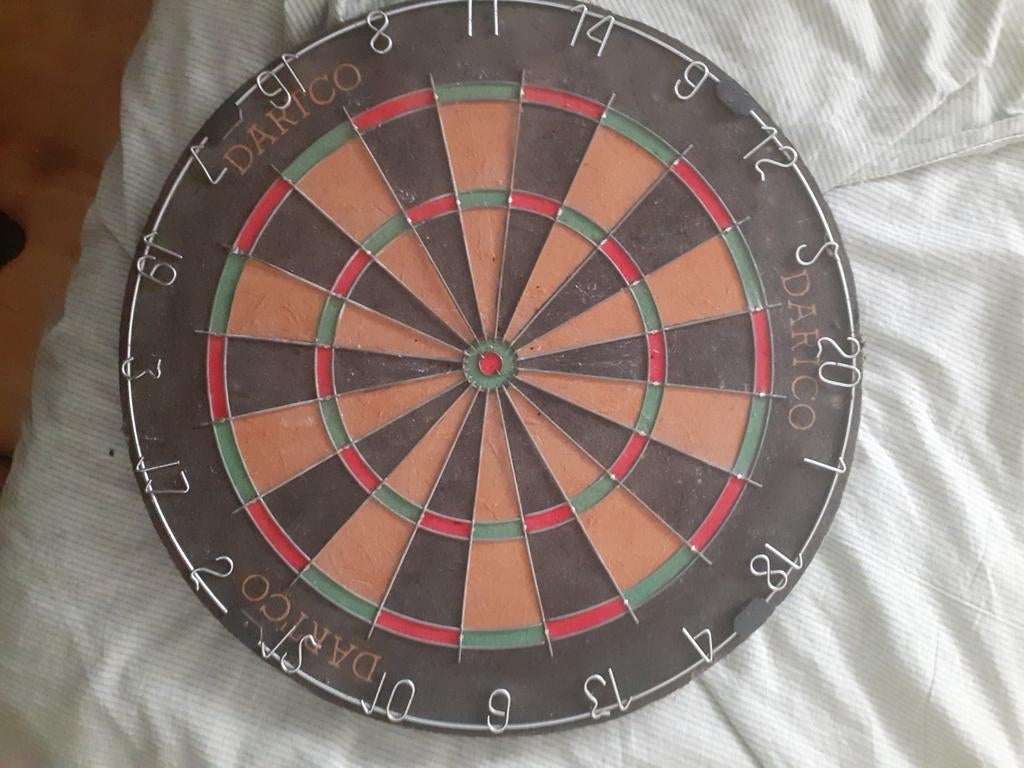 Dartbord zgan, Ophalen, Zo goed als nieuw, Dartbord