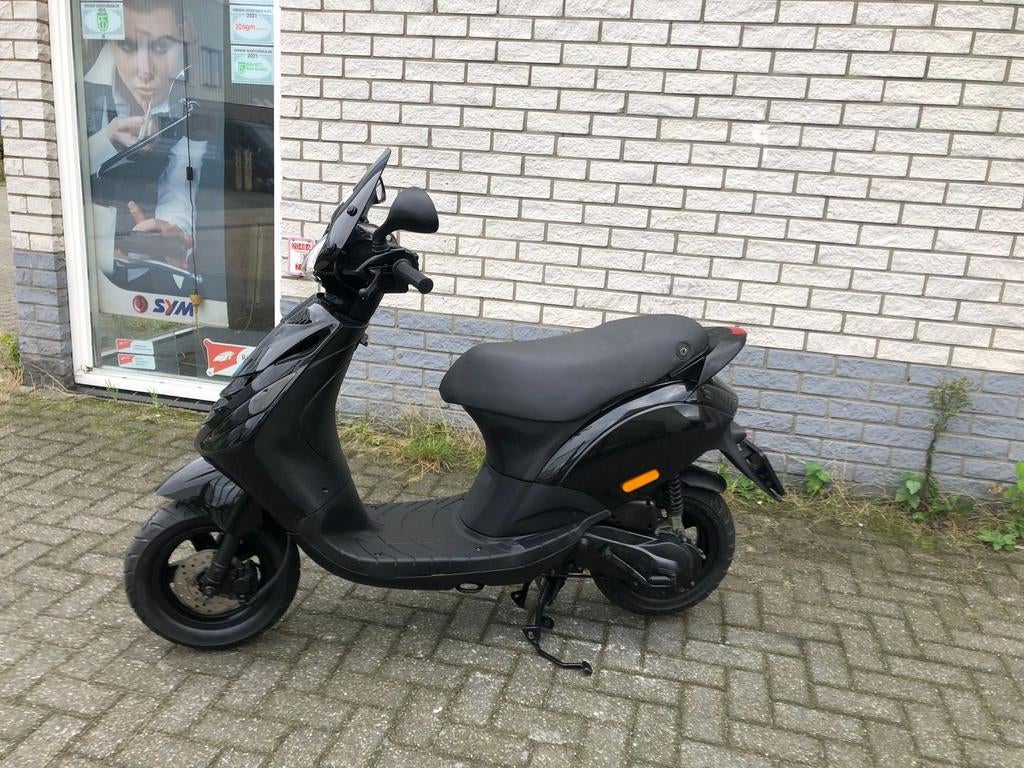 HELE DIKKE:PIAGGIO ZIP SP  2-T BLACK ON BLACK BJ2001 5000KM, PIAGGIO, Onbekend, Onbekend, Piaggio