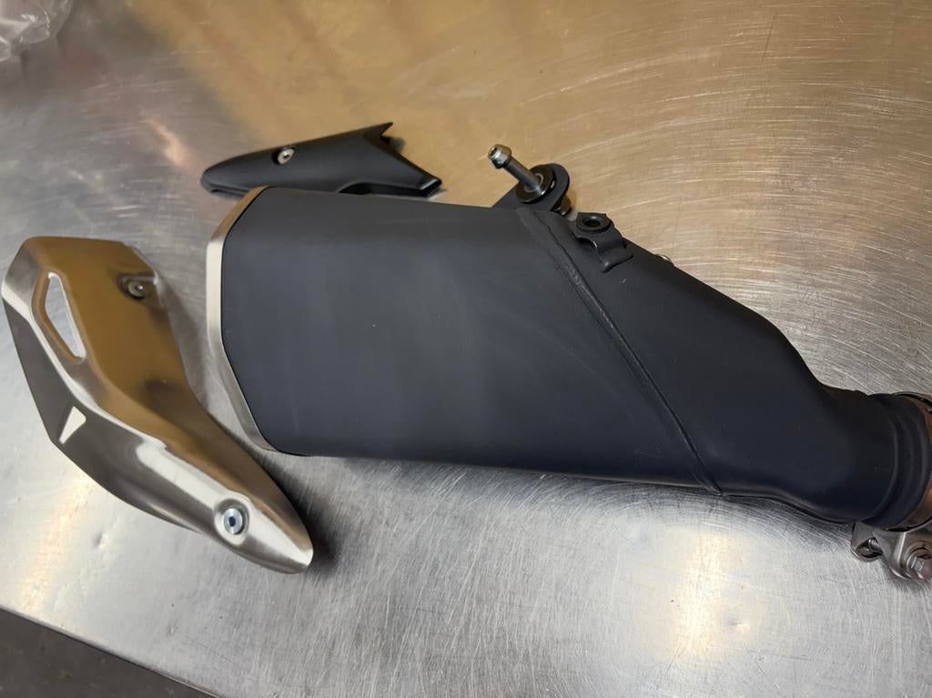 Nieuwe originele uitlaat Kawasaki Z900 2025, Motoren, Ophalen of Verzenden, Nieuw