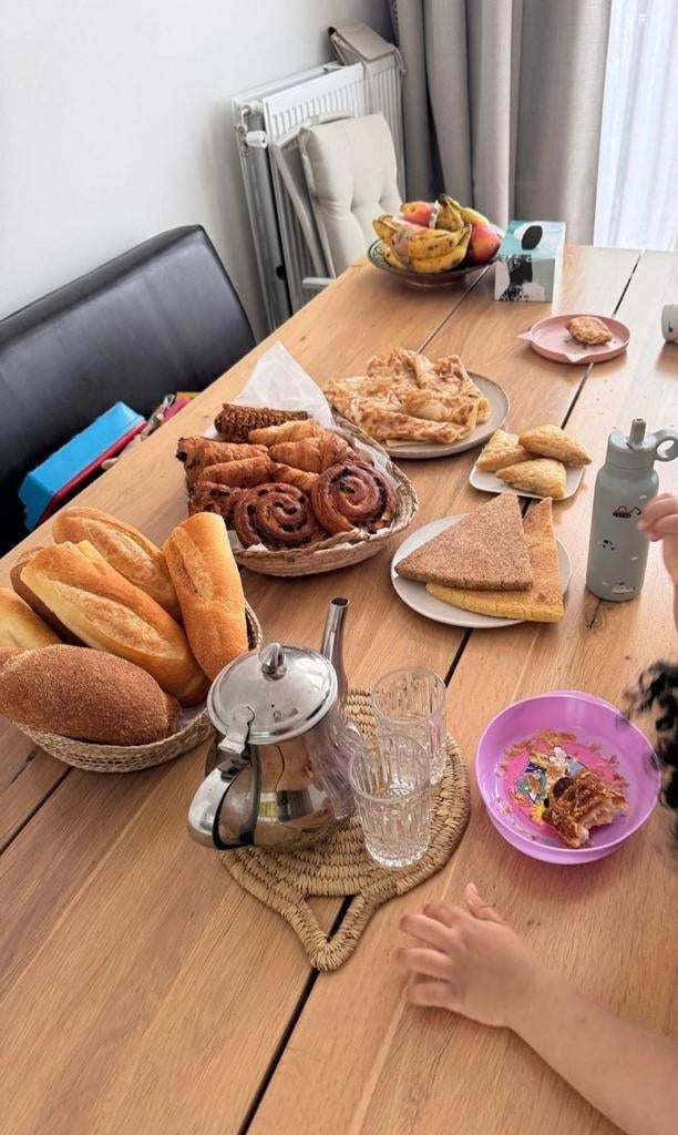 GRATIS OPHALEN Eettafel met eetbank en stoelen, Ophalen of Verzenden