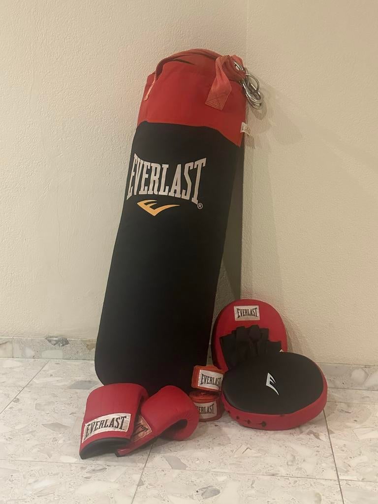 Everlast Bokszak met complete set accessoires, Sport en Fitness, Boksen, Ophalen of Verzenden, Zo goed als nieuw, Bokszak