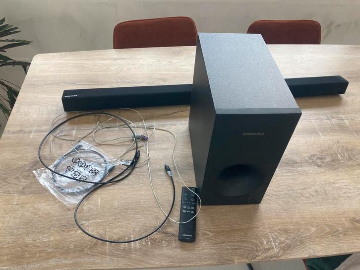 Samsung soundbar met subwoofer HWJ355, 70 watt of meer, Overige spelers, Ophalen, Overige merken