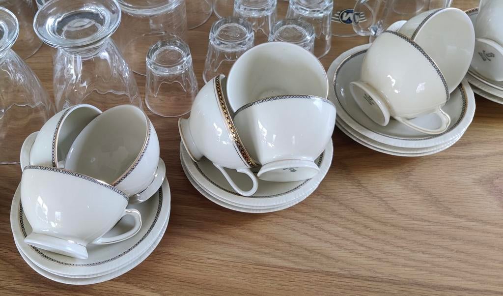 Mokka servies 100 jaar oud, Ophalen