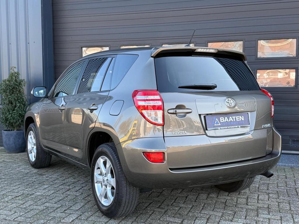 Toyota RAV4 2.0 VVTi Dynamic|26.500km|1e.eig|Dealer OH|Camer, Stof, 4 cilinders, Beige, Bedrijf