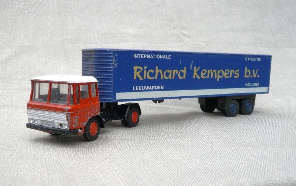 Lion Daf 2600 + trailer Richard Kempers restauratiemodel., Ophalen of Verzenden, Gebruikt, Bus of Vrachtwagen, Lion Toys