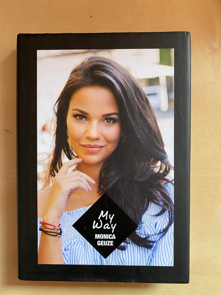 My Way - Monica Geuze (Boek), Boeken, Ophalen of Verzenden, Zo goed als nieuw, Film, Tv en Media