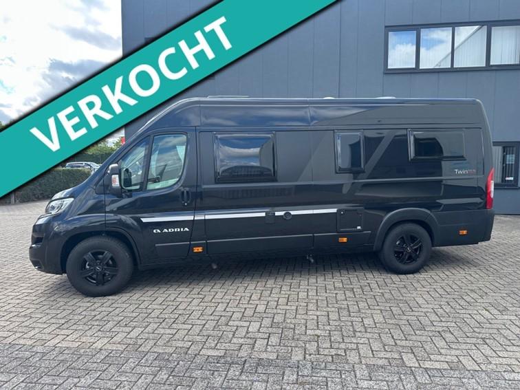 Adria Twin 640 SL Axess (bj 2022), Buscamper of Camperbus, Koelkast, Bedrijf, Tot en met 3