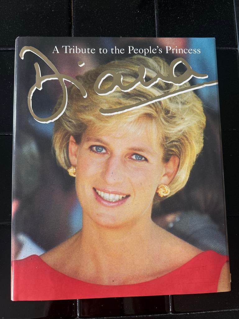 Diana: A Tribute to the People's Princess, Boeken, Ophalen of Verzenden, Gelezen, Overige