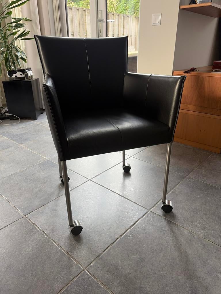 6 leren eetkamerstoelen op wieltjes, Huis en Inrichting, Stoelen, Gebruikt, Vijf, Zes of meer stoelen, Leer, Zwart, Ophalen of Verzenden
