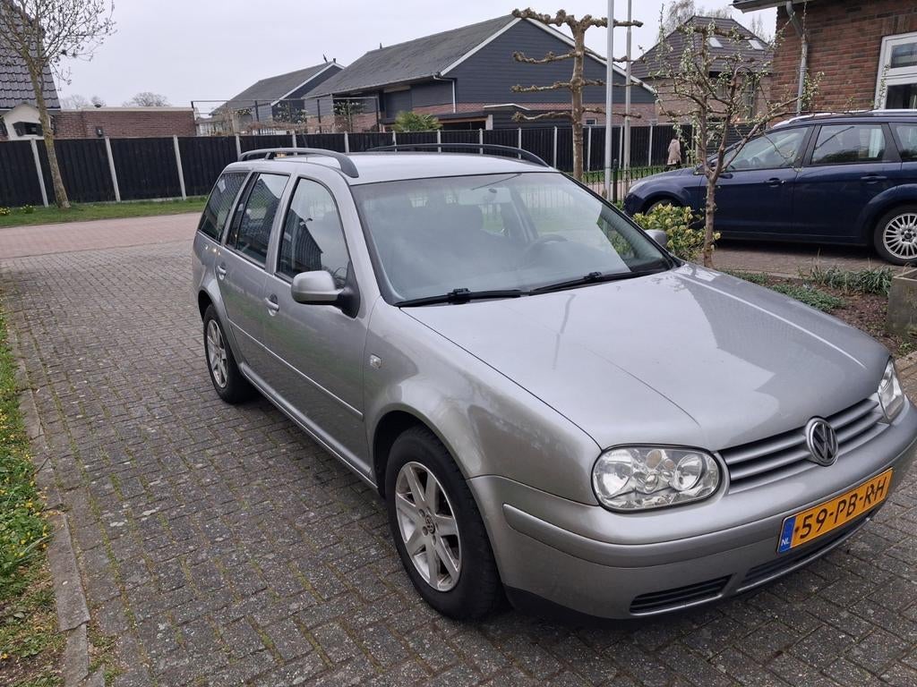Volkswagen Golf 1.6 Variant 77KW 2004 Grijs, Stof, Zwart, 4 cilinders, Cruise Control