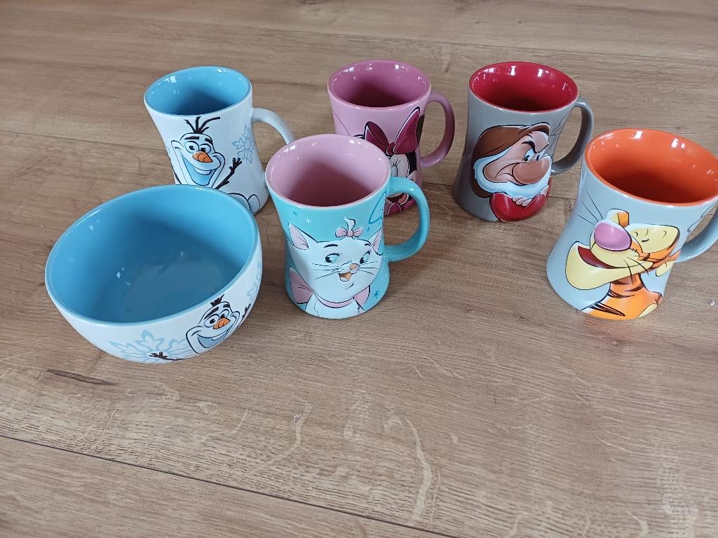 Disneyland Paris mugs set, Ophalen of Verzenden, Overige figuren, Zo goed als nieuw, Servies