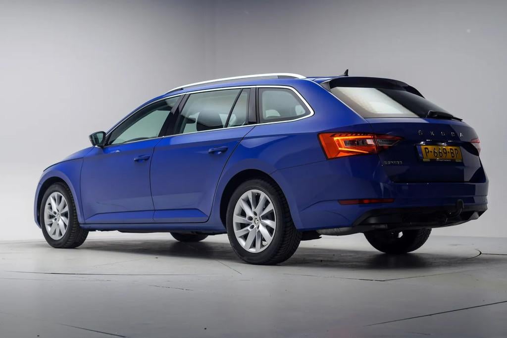 Skoda Superb 1.5 TSI Business Edition Aut. [ Navi Stoelverwa, Automaat, 4 cilinders, 150 pk, Blauw