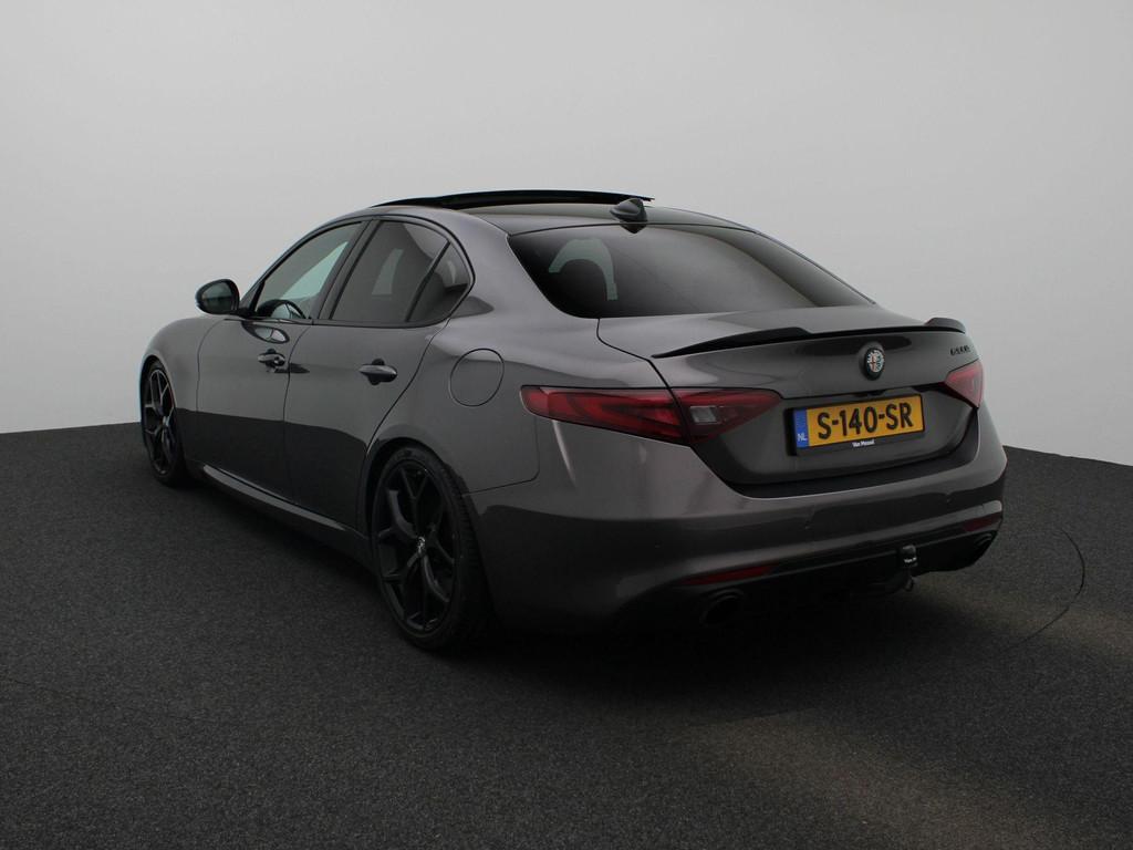 Alfa Romeo Giulia 2.0T B-Tech | Bi-Xenon Koplampen | Schuif/, Automaat, Achterwielaandrijving, Euro 6, 4 cilinders
