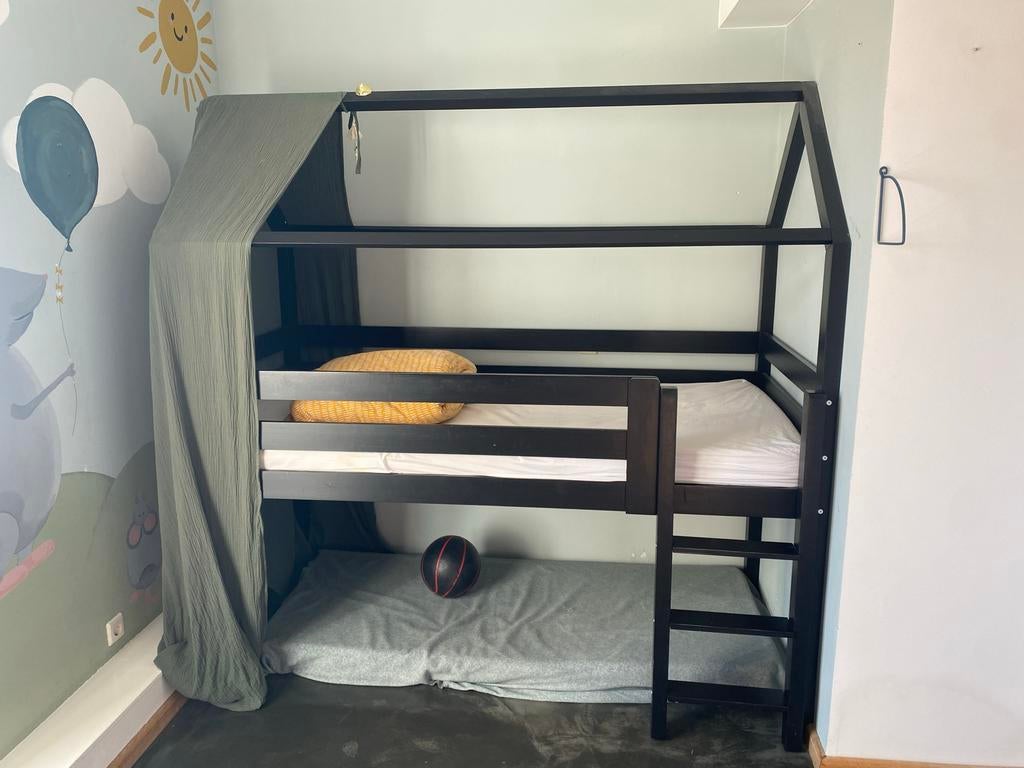 Petit Puk huisbed / halfhoogslaper met gordijn, Kinderen en Baby's, Kinderkamer | Stapelbedden en Hoogslapers, Ophalen, Gebruikt