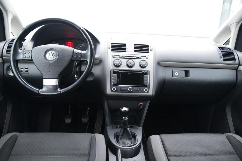 Volkswagen Touran 1.4 TSI Highline 7persoons! (bj 2010), Voorwielaandrijving, Euro 5, Stof, Gebruikt