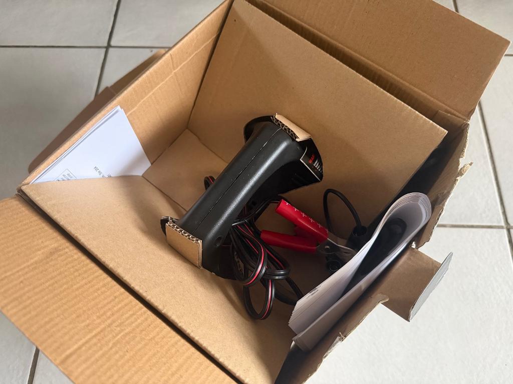 Nieuwe Minn Kota oplader 110PE 10A speciaal voor watersport, Ophalen of Verzenden, Nieuw, Motor en Techniek