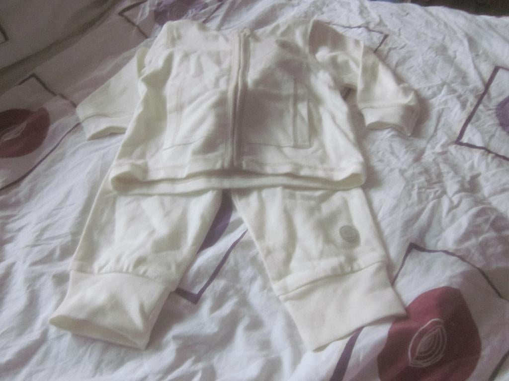 Nieuw roomwit/zand vestje en broekje V&D maat 68, Ophalen of Verzenden, Nieuw, Jongetje, Setje