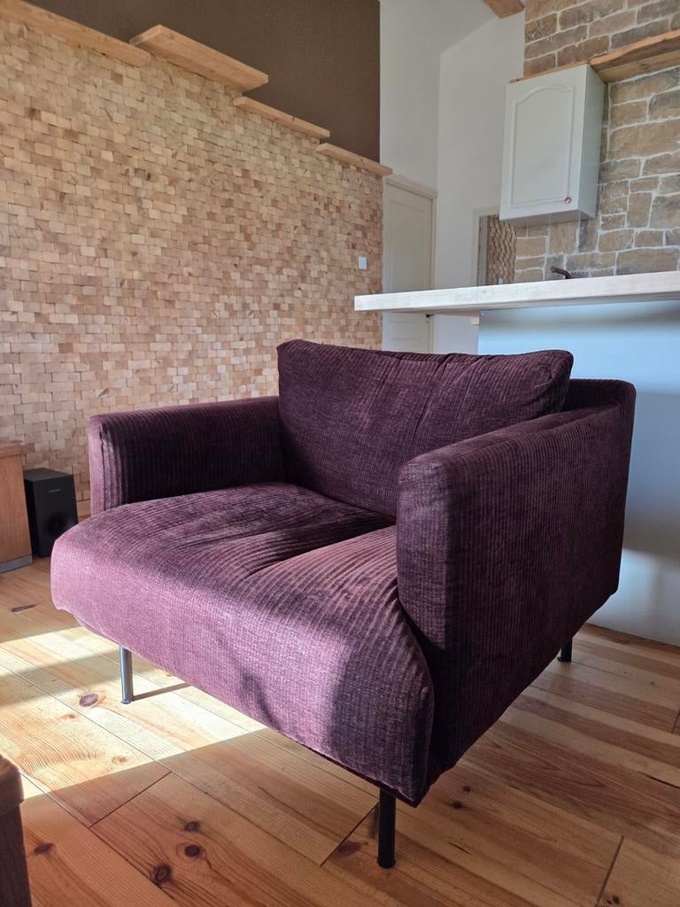 Ruime Aubergine Ribstof Fauteuil - H80 B94 L90, Ophalen