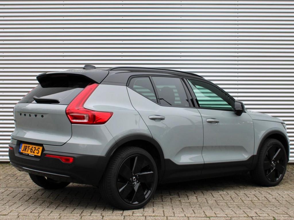 Volvo EX40 Single Motor Extended Range Plus Black Edition Au, Auto's, Automaat, Origineel Nederlands, 1975 kg, SUV of Terreinwagen