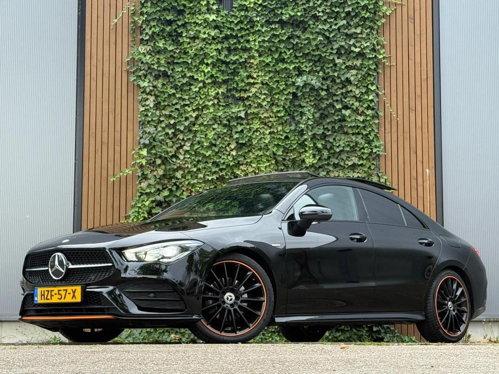 Mercedes-Benz CLA-klasse 180 Orange Art Edition 1|PANO|SFEER, CLA, 136 pk, 4 cilinders, Zwart