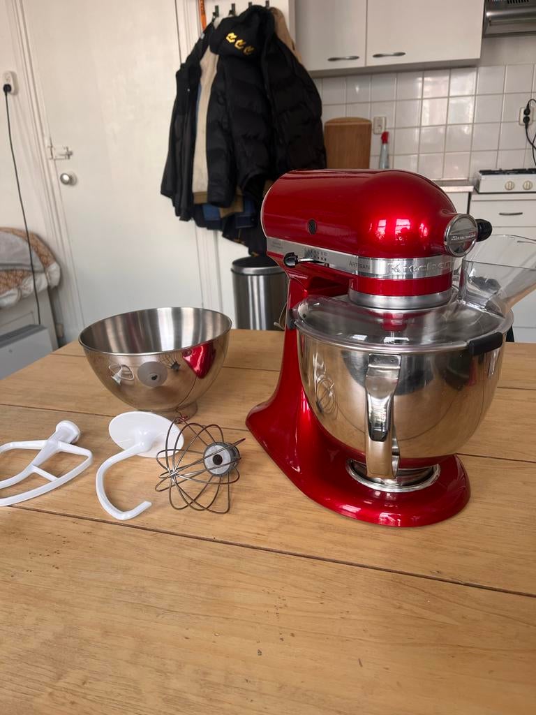 KitchenAid Artisan 4.8L Keukenmachine Rood, 4 liter of meer, Ophalen of Verzenden, Zo goed als nieuw, 3 snelheden of meer