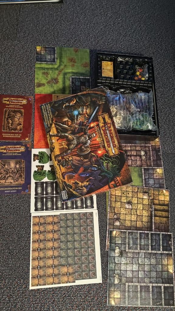 Dungeons & dragons 2003 Parker inhoud geseald en ongebruikt., Hobby en Vrije tijd, Gezelschapsspellen | Bordspellen, Ophalen of Verzenden