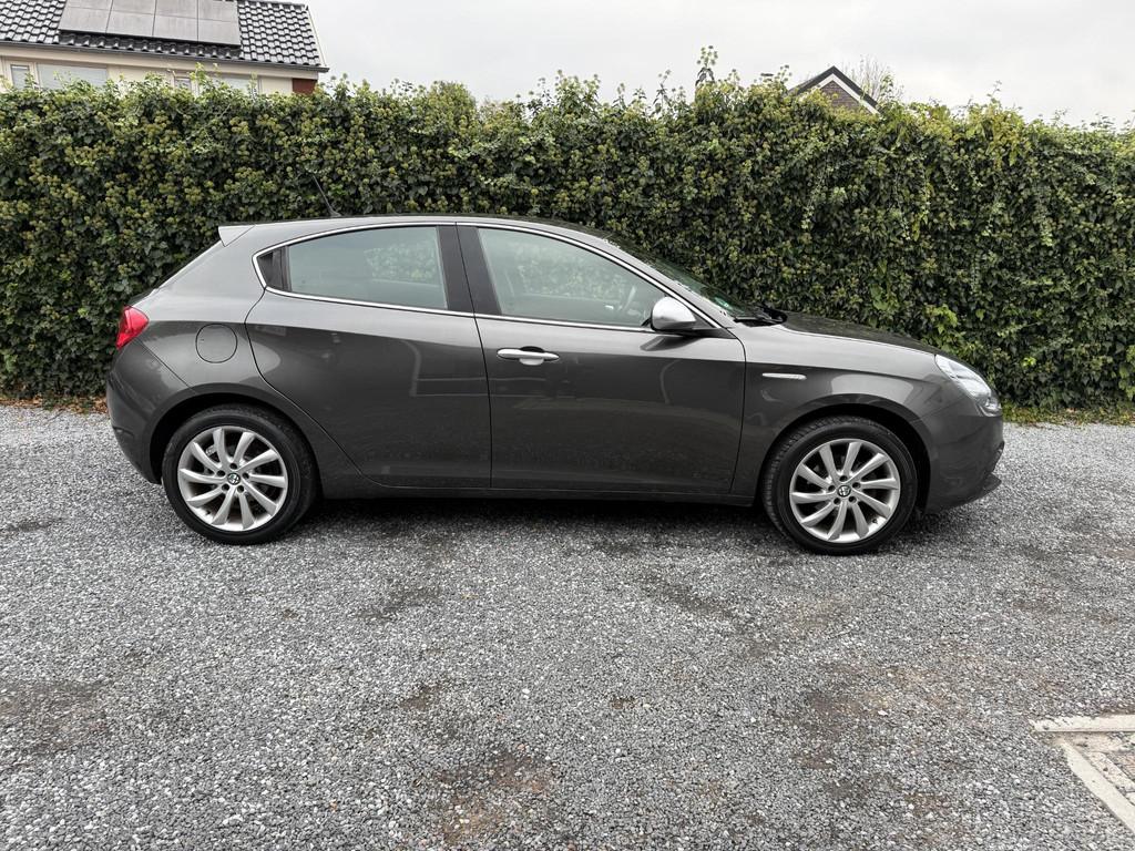 Alfa Romeo Giulietta 1.4 T Distinctive | Autom. Airco | Crui, Auto's, Alfa Romeo, Voorwielaandrijving, Start-stop-systeem, Stof