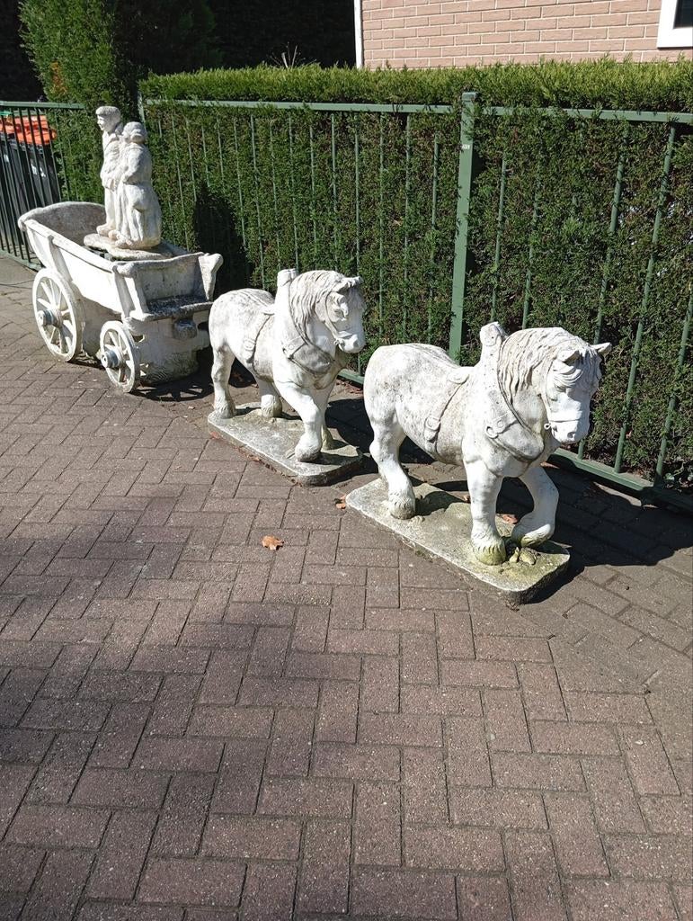 Tuinbeeld paarden en kar, Ophalen
