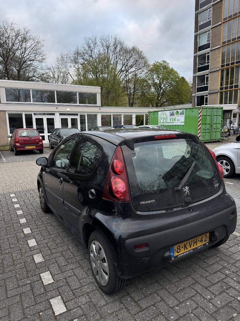 Prachtige Peugeot 107 (2013) – 5-deurs – Airco, Auto's, Peugeot, Voorwielaandrijving, Zwart, 4 stoelen, Origineel Nederlands