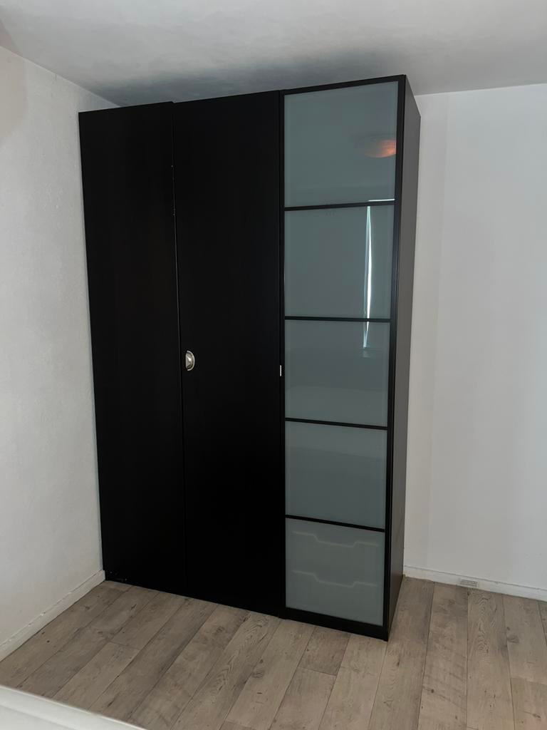 Kleding kast, Huis en Inrichting, Kasten | Roldeurkasten en Archiefkasten, Ophalen, 100 tot 150 cm, Zo goed als nieuw, 150 tot 200 cm