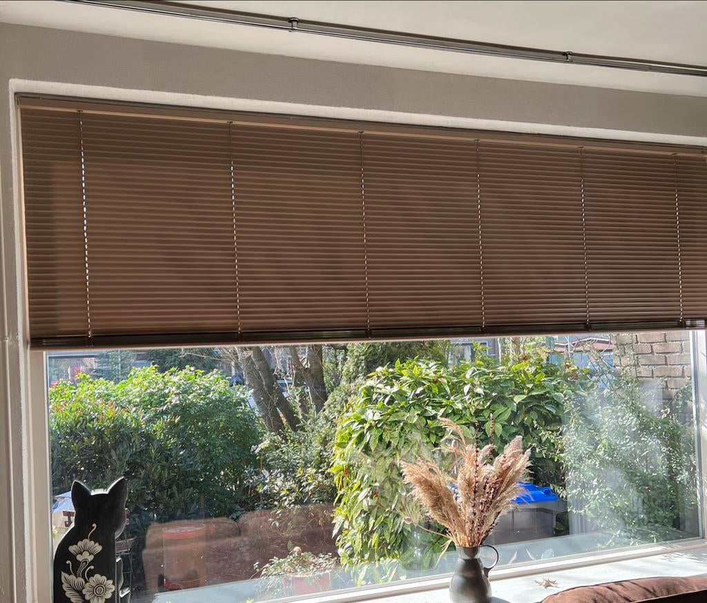 Luxaflex jaloezieën elektrisch bediend  - 276 breed, Ophalen, Bruin, Zo goed als nieuw, 200 cm of meer