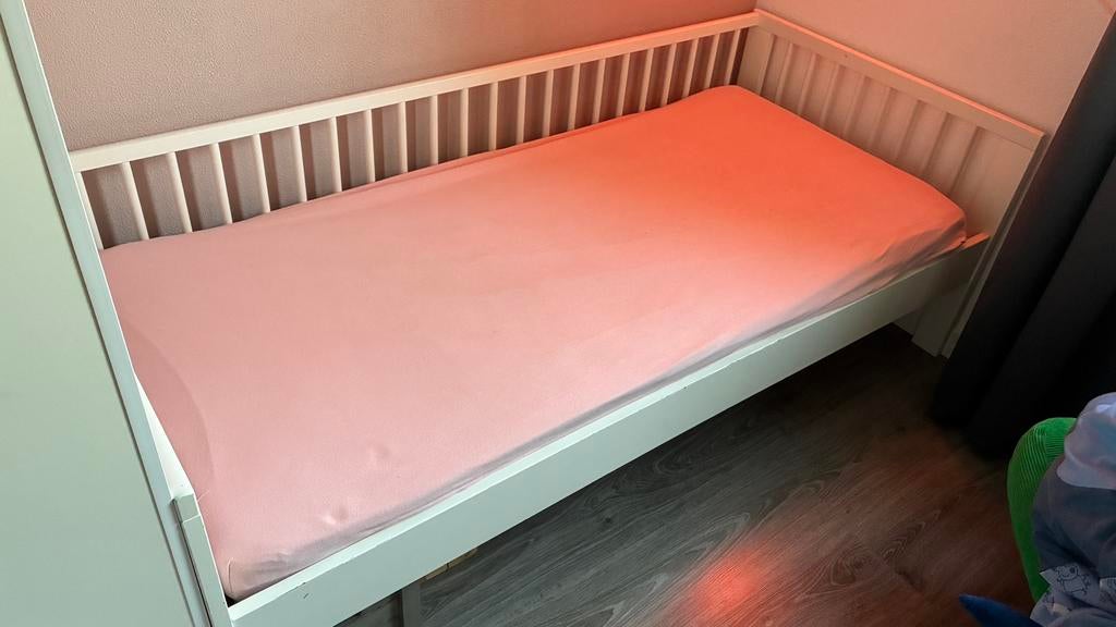 Wit Ikea peteurbedje - is al gedemonteerd, Ophalen, Zo goed als nieuw, Lattenbodem, Minder dan 140 cm