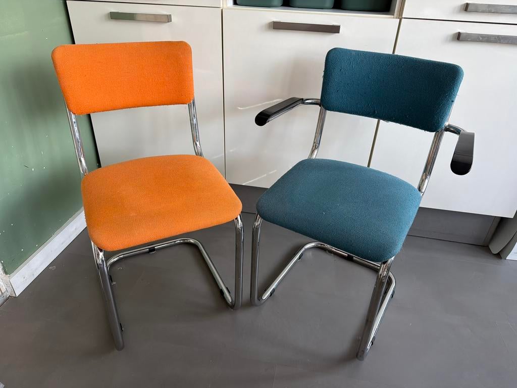 2 buisstoelen (blauw / oranje), Huis en Inrichting, Gebruikt, Twee, Overige kleuren, Ophalen of Verzenden