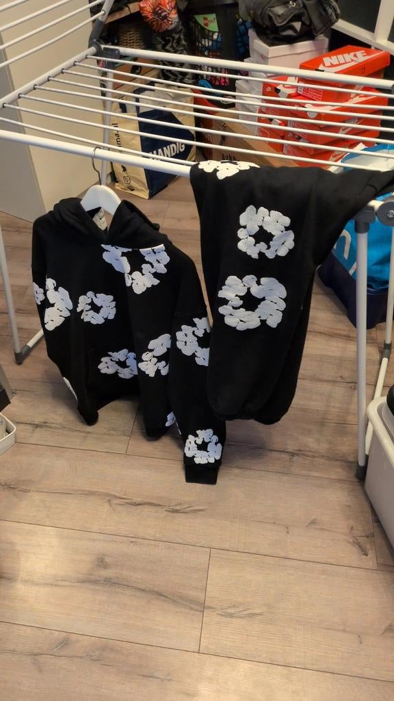 Zwarte hoodie en joggingbroek van Denim Tears, Kleding | Dames, Huispakken, Maat 38/40 (M), Zwart, Ophalen of Verzenden, Onbekend