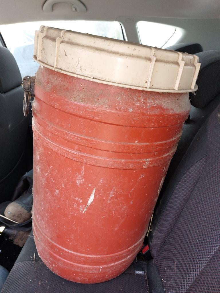 Voerton met schroefdeksel, Dieren en Toebehoren, Dierenvoeding, Ophalen, Vee