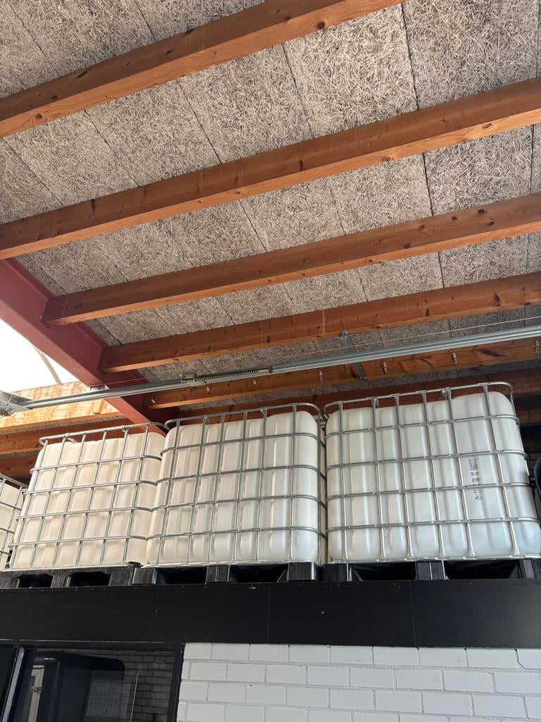 Ibc vaten 1000L, Ophalen of Verzenden, Zo goed als nieuw, Knikarmscherm