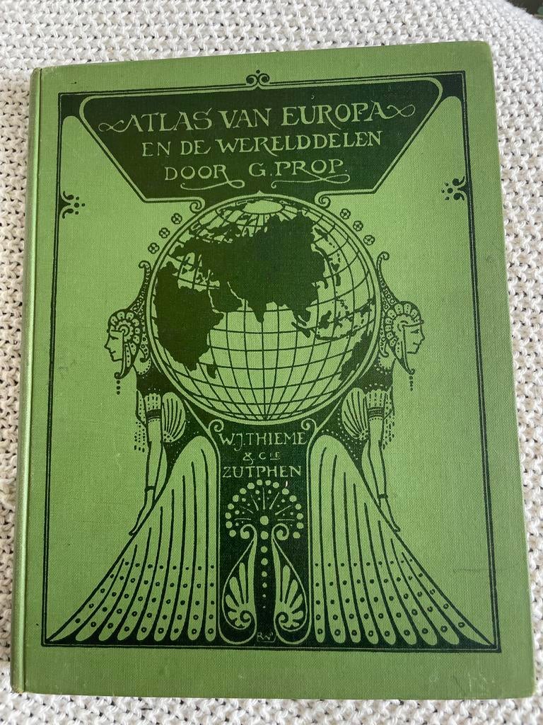 Atlas van Europa en de Werelddelen - G. Prop, Gelezen, Overige atlassen, Ophalen of Verzenden, 1800 tot 2000