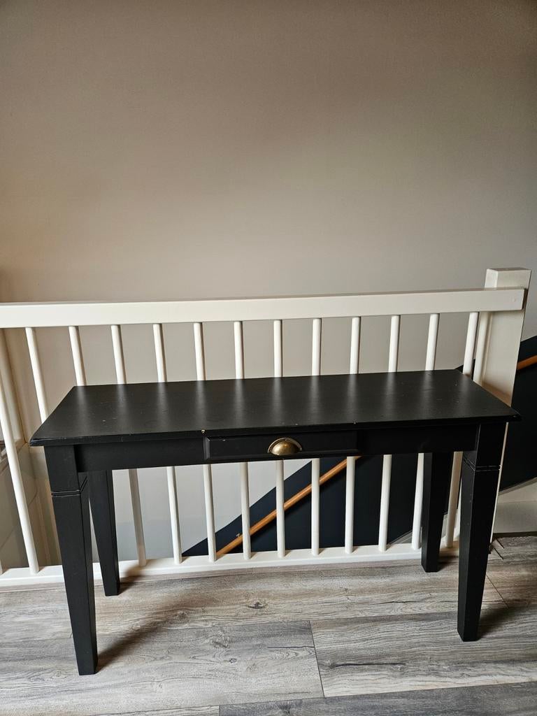 Leuke sidetable, Huis en Inrichting, Tafels | Sidetables, 100 tot 150 cm, Ophalen of Verzenden, Zo goed als nieuw, Grenenhout