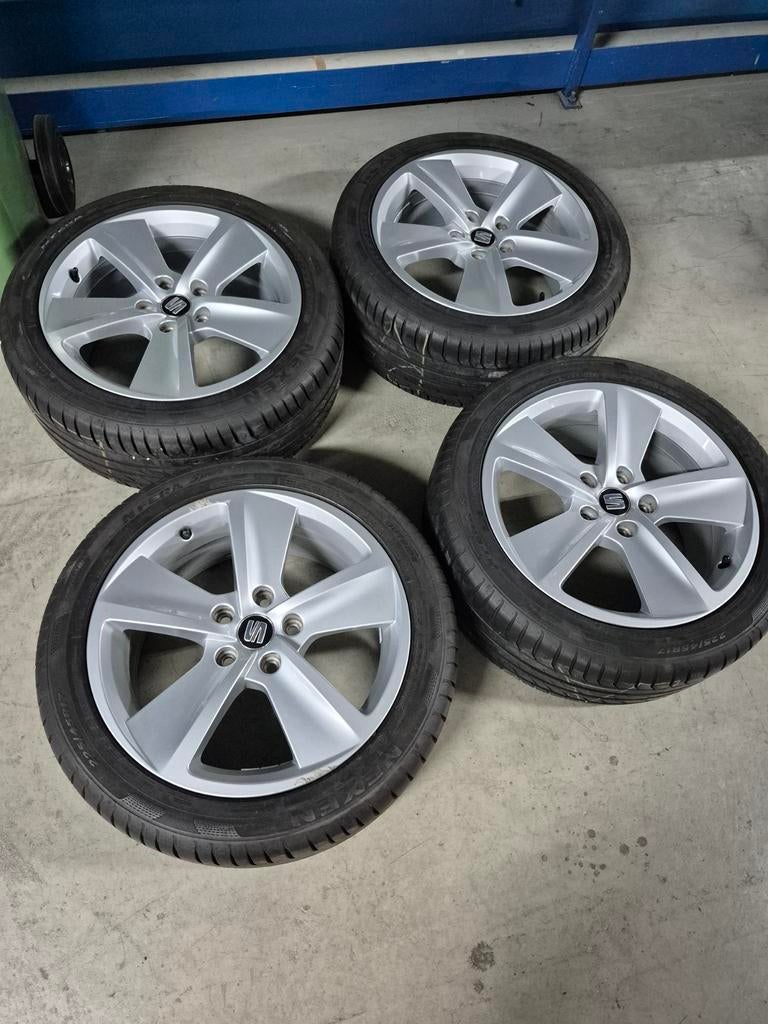 Seat leon 5f velgen met goeie zomerbanden, Auto-onderdelen, Banden en Velgen, Ophalen, Gebruikt, Banden en Velgen, 17 inch
